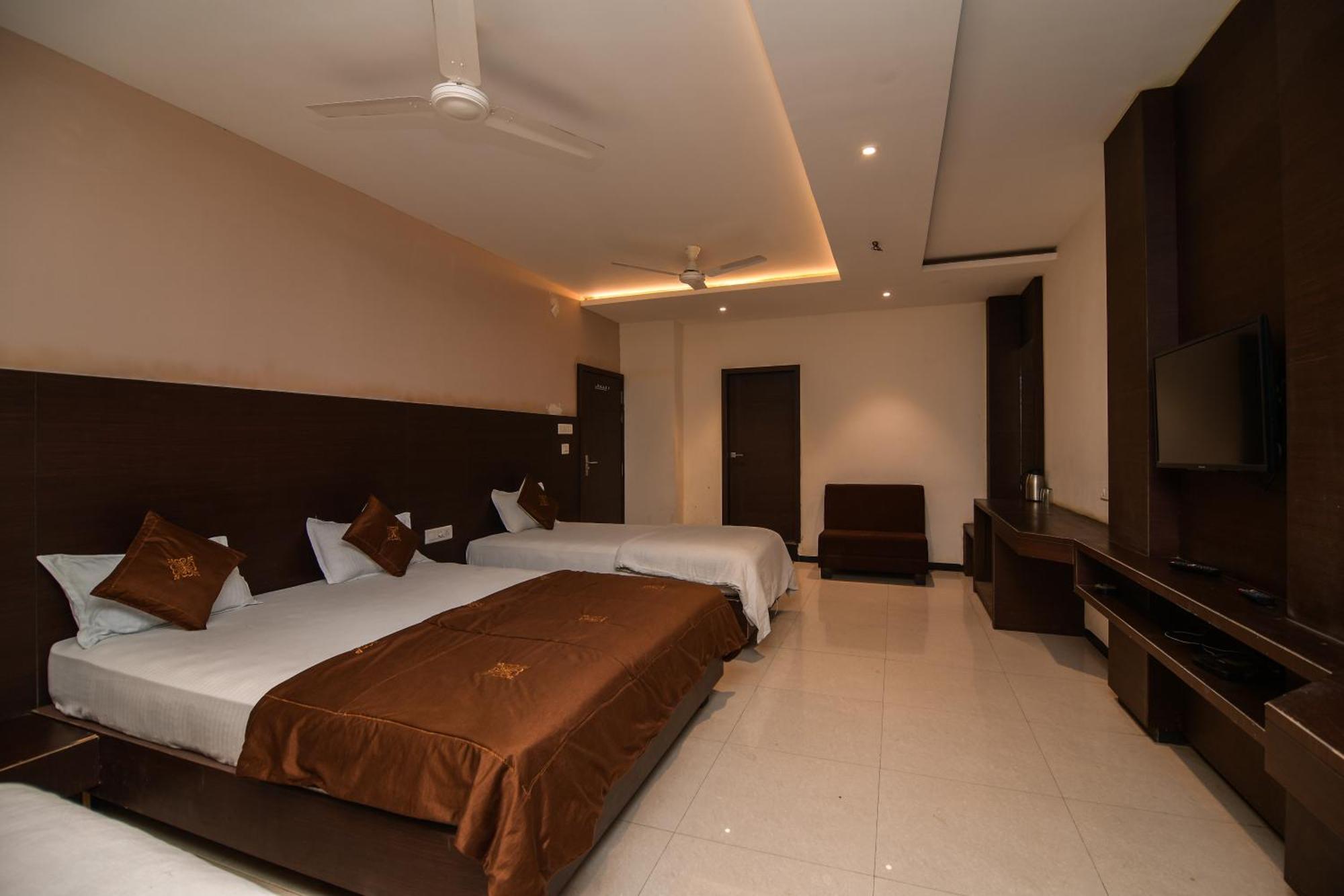 Shree Ram Hotel Удджайн Екстер'єр фото