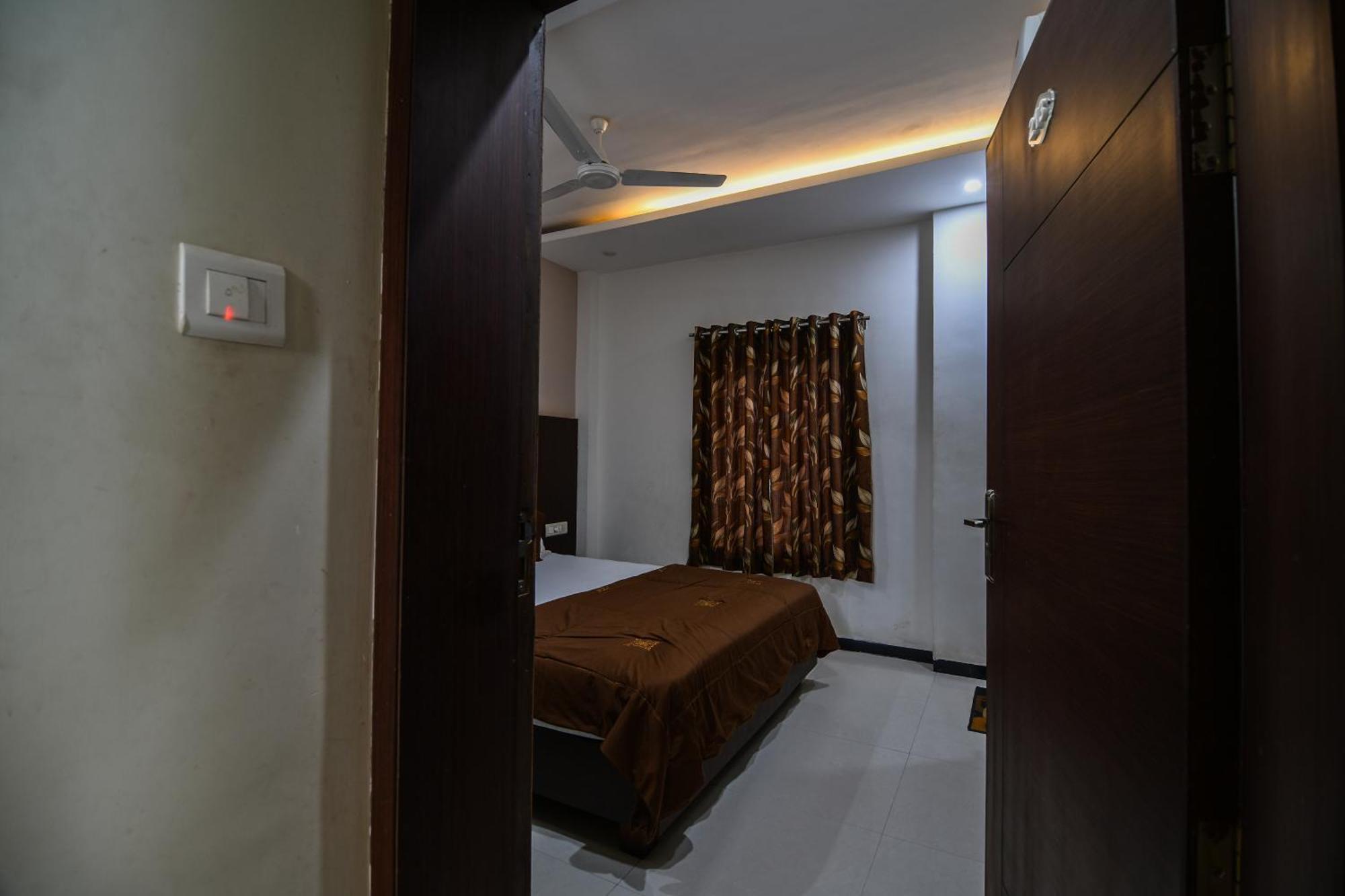 Shree Ram Hotel Удджайн Екстер'єр фото