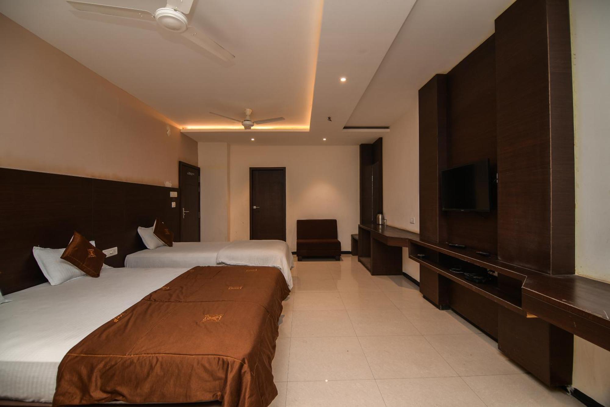 Shree Ram Hotel Удджайн Екстер'єр фото