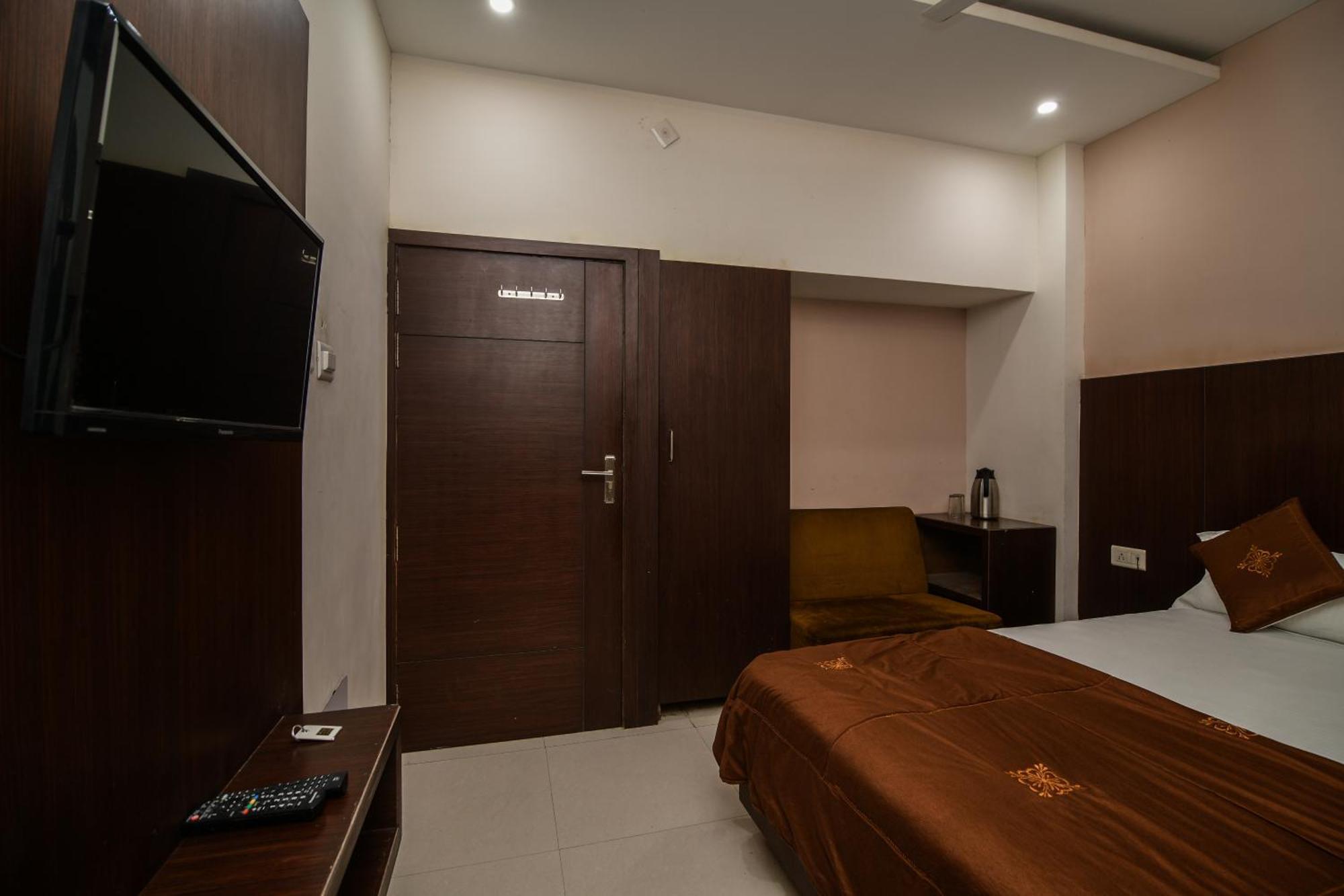 Shree Ram Hotel Удджайн Екстер'єр фото