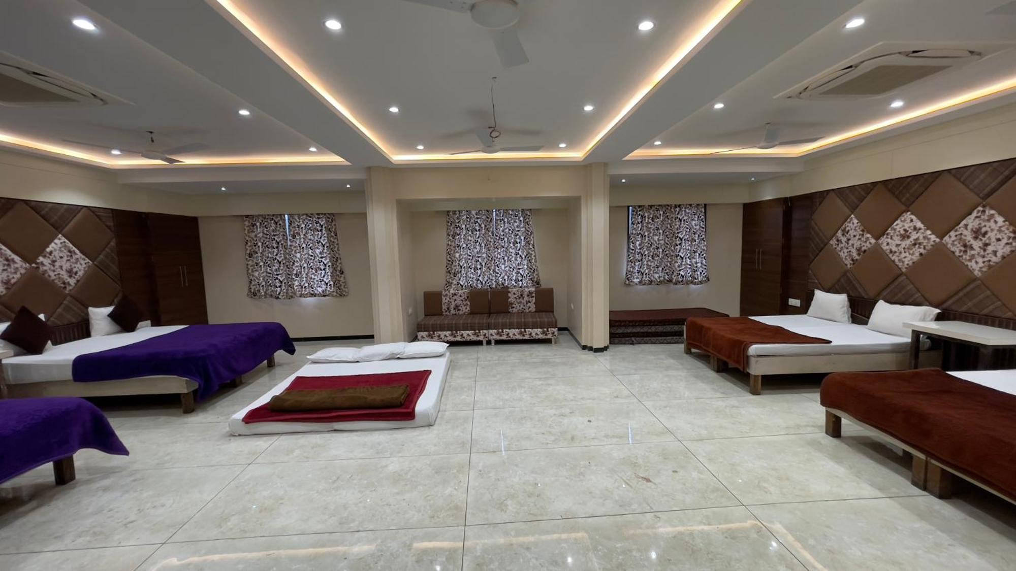 Shree Ram Hotel Удджайн Екстер'єр фото