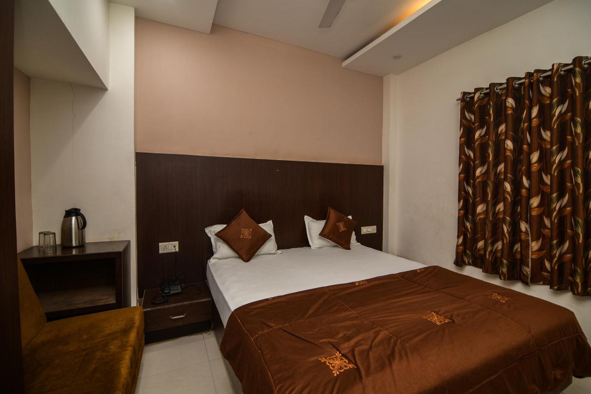 Shree Ram Hotel Удджайн Екстер'єр фото